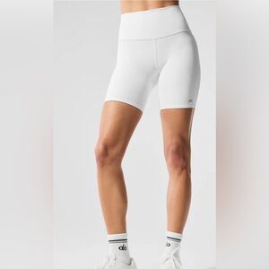 Alo Yoga 7” High-Waist Biker Short size M